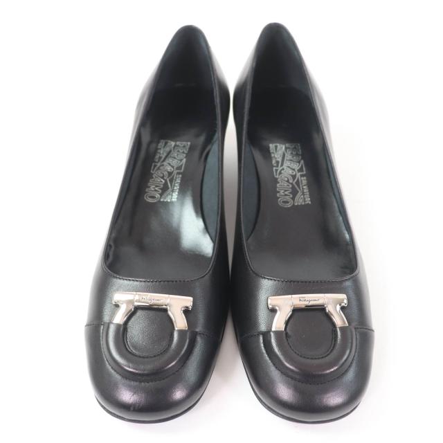 極美品☆Salvatore Ferragamo サルヴァトーレフェラガモ ガンチーニ金具付 レザー パンプス ブラック 8 イタリア製 レディース