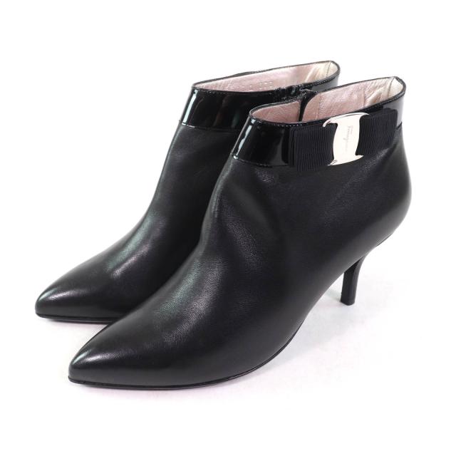 極美品★サルヴァトーレフェラガモ ヴァラリボン付 パテントレザー使い サイドZIP レザー アンクルブーツ ブラック 5 箱・保存袋付