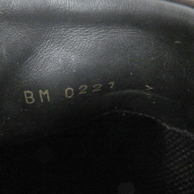 極美品□LOUIS VUITTON ルイヴィトン 2021年製 LV ランアウェイ・ライン レザー ローカットスニーカー 白 茶 黒 7 イタリア製 メンズ
