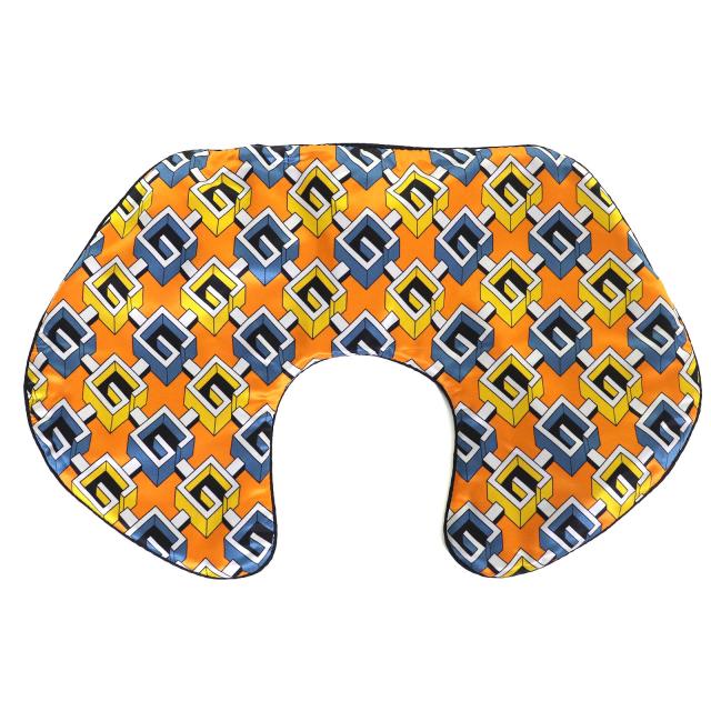 未使用△GUCCI グッチ シルク ジオメトリックG トラベルセット アイ