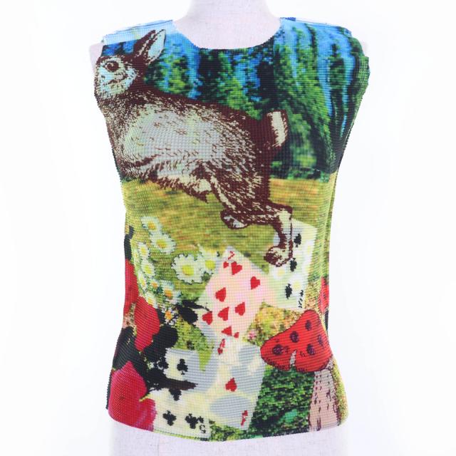 極美品☆me ISSEY MIYAKE  ミーイッセイミヤケ MI71FR312 不思議の国のアリス ノースリーブ カットソー マルチカラー 正規品 レディース