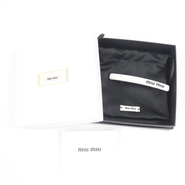 極美品☆MIUMIU ミュウミュウ 51F125 ロゴ入り バレッタ ヘアアクセサリー ホワイト ブラック 箱・保存袋付き イタリア製 レディース_1