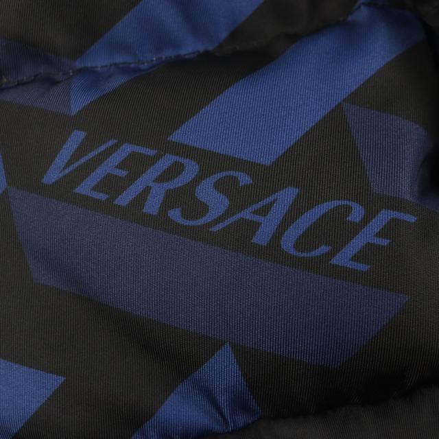 美品▽VERSACE ヴェルサーチ 2021年製 1002676 ロゴワッペン・フード