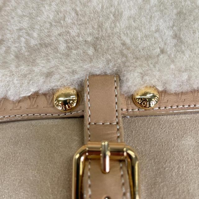 美品▲LOUIS VUITTON ルイヴィトン 2023年製 アスペンライン ムートン ベルトデザイン ショートブーツ ベージュ 37 伊製 レディース_6