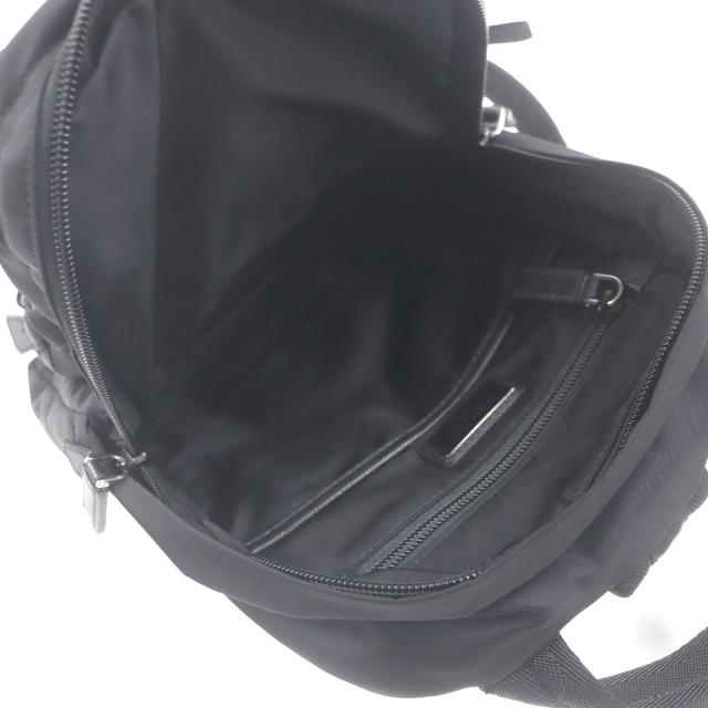 美品□PRADA プラダ 2VZ013 トライアングルロゴ 三角プレート ワン