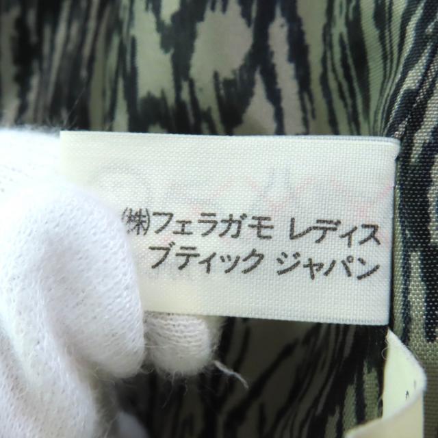 美品◇Salvatore Ferragamo サルヴァトーレフェラガモ 裏地総柄 ロゴボタン付き キルティング ジャケット ブラック M イタリア製 正規品_8