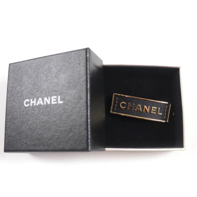 美品☆CHANEL シャネル A23S ABA781 レザー メタル ロゴデザイン ヘアクリップ バレッタ ヘアアクセサリー ブラック ゴールド 箱付 仏製_1