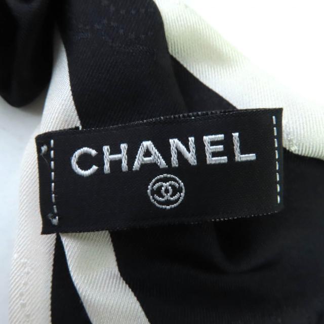 極美品◇CHANEL シャネル 23V シルク100％ カメリア リボンデザイン シュシュ ヘアアクセサリー ブラック ホワイト 箱付 伊製 レディース_5