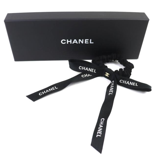 極美品△CHANEL シャネル 24B ココマーク ロゴリボン シュシュ ヘアゴム ヘアアクセサリー ブラック ホワイト 箱付き 仏製 レディース_1