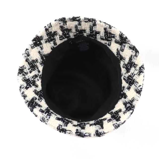 極美品★CHANEL シャネル 20AW 20B ココマークプレート付 千鳥柄 ラメ ツイード ハット 帽子 ホワイト ブラック M イタリア製 レディース