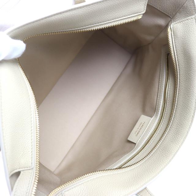 極美品△FERRAGAMO フェラガモ 219861 トートバッグ M カーフレザー クロシェット付き ライトベージュ 保存袋付き 伊製_8