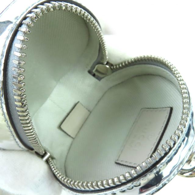 未使用品△GUCCI グッチ 812339 GG柄 パテントレザー 丸型 ポーチ シルバー 箱・保存袋付き イタリア製 レディース_6