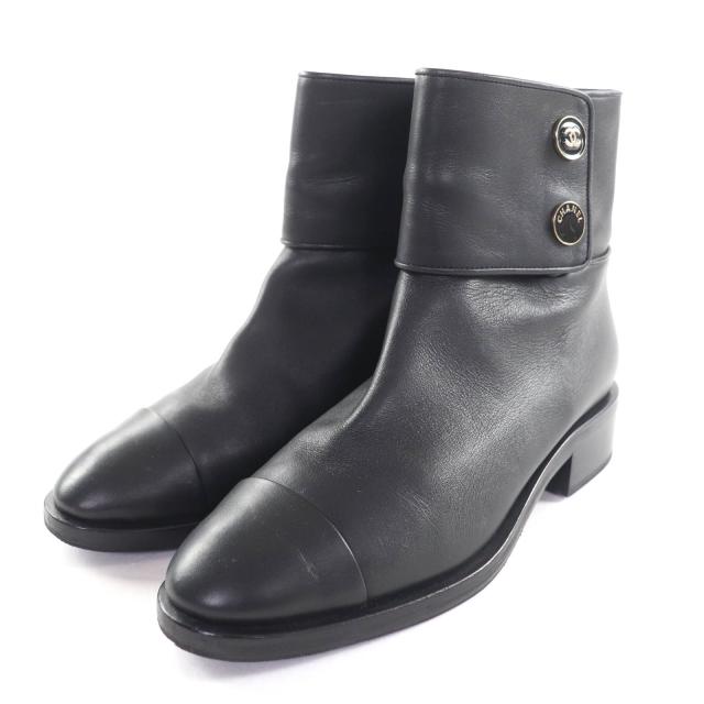 美品★CHANEL シャネル G39566 ココマーク ロゴボタン付 レザー ショートブーツ ブラック 38.5 イタリア製 レディース