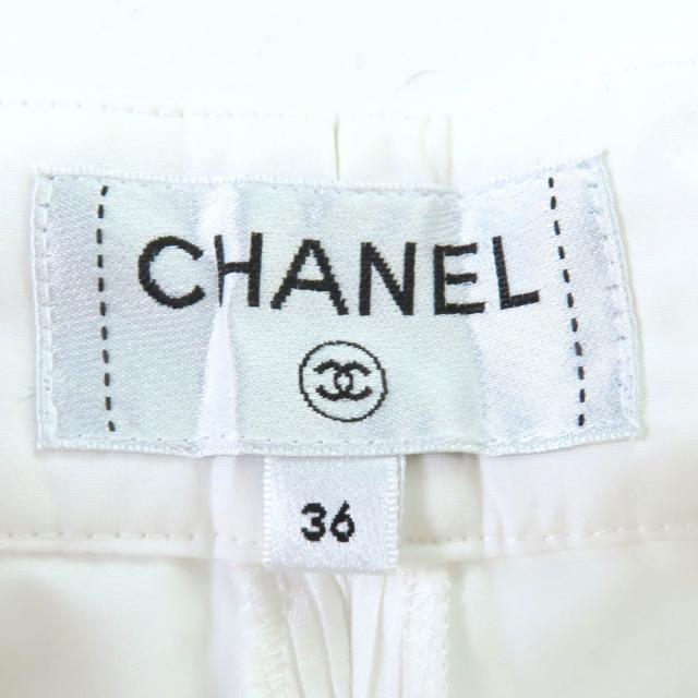 CHANEL チノパン ココマーク ロゴボタン ホワイト系 ストレート 36 S 極美品◇CHANEL シャネル P63228V38920 コットン100％ ラインストーン