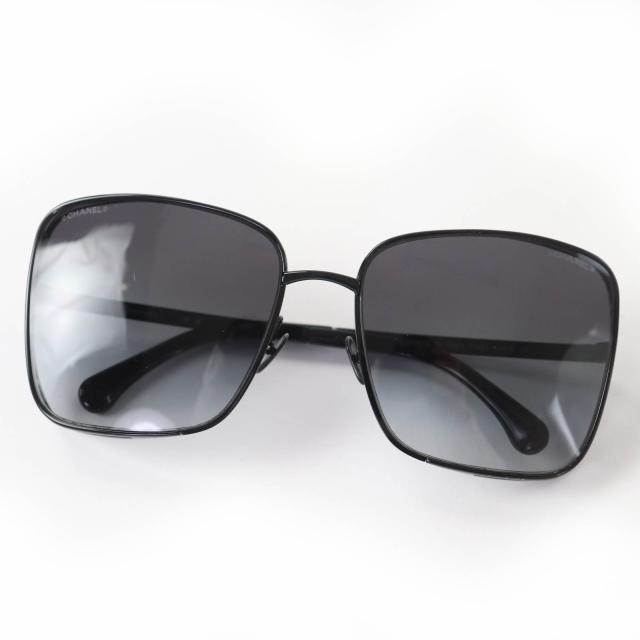 極美品☆CHANEL シャネル 71541L2616 ロゴ スクエア 現行品 サングラス アイウェア ブラック 箱・ケース付き イタリア製 レディース_1