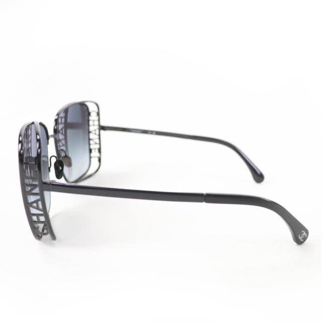 極美品☆CHANEL シャネル 71541L2616 ロゴ スクエア 現行品 サングラス アイウェア ブラック 箱・ケース付き イタリア製 レディース CHANEL（シャネル） 極美品☆CHANEL 71541L2616 ロゴ スクエア 現行品