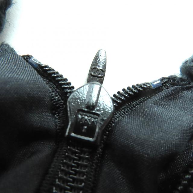 美品◇CHANEL シャネル P43905V32289 ココマークボタン付き コットン100％ 裏地シルク100％ ツイードスカート 黒 38 フランス製 正規品_6