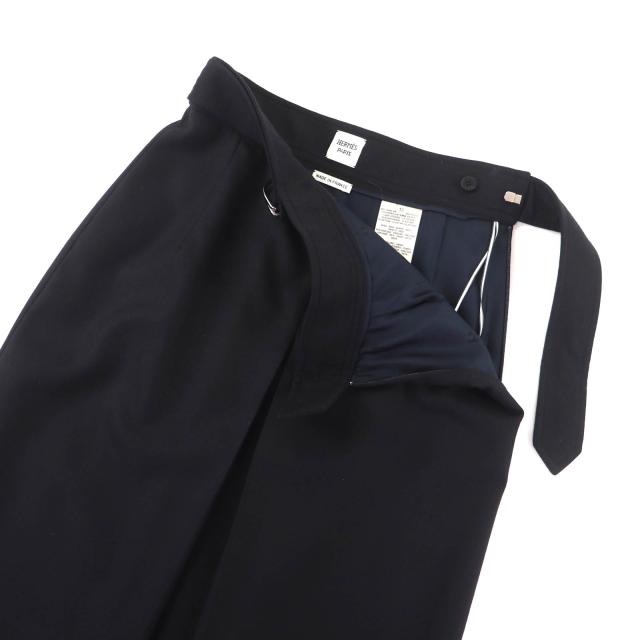 極美品★HERMES エルメス 22AW 2H0304DN ウール混 ベルトデザイン ボックスプリーツ 膝丈 スカート ブラック 38 仏製 正規品 レディース_4