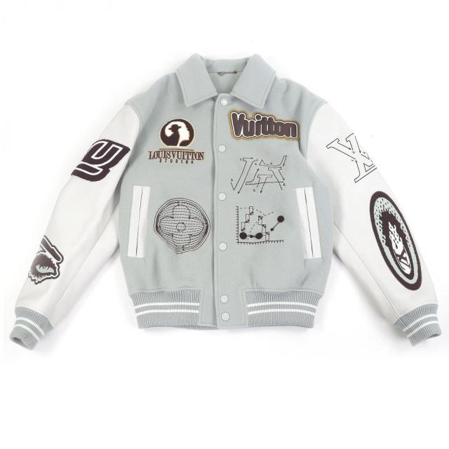 極美品□LOUIS VUITTON ルイヴィトン 23AW ワッペン付き 袖レザー スタジャン ブルーグレー ホワイト 46 イタリア製 正規品 メンズ