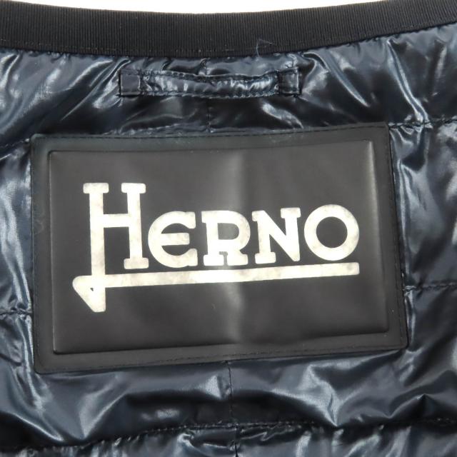 極美品△Herno ヘルノ PI1055D-12017 ロゴプレート ノーカラー ライト ダウンコート 軽量 ネイビー 38 正規品 イタリア製 レディース_7