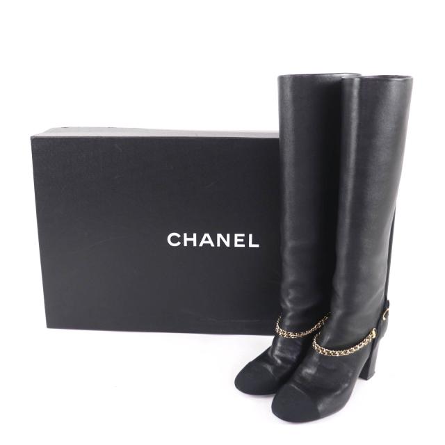 美品★CHANEL シャネル 23A G45096 ココマーク チェーン装飾 チャンキーヒール レザー ロングブーツ ブラック ゴールド金具 35 伊製_1