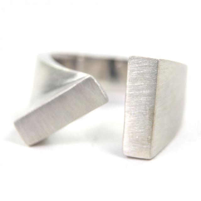 美品▼TOM WOOD トムウッド Tilt Ring 925 現行品 リング・指輪 シルバー 56 JP16号 ケース付き 重量15.8g メンズ アクセサリー
