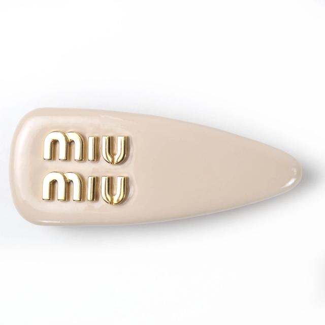 極美品☆MIUMIU ミュウミュウ 5IF092 パテントレザー ヘアクリップ ロゴ バレッタ ベージュ 箱付き レディース