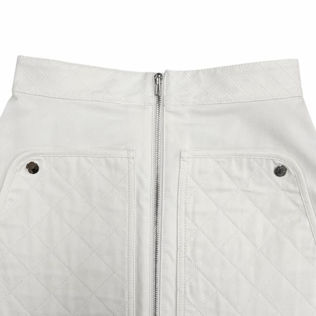未使用品◇HERMES エルメス 2025年製 5E0356DQ コットン セリエボタン ロゴレザーパッチ付 スカート ホワイト 36 イタリア製 レディース