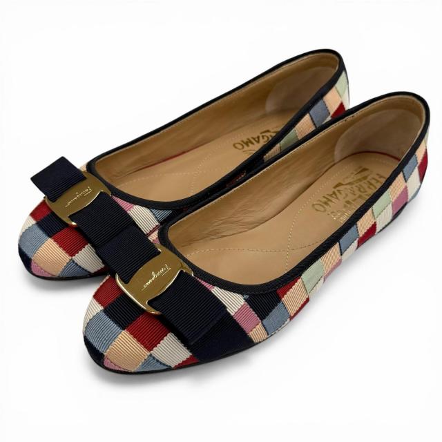 極美品◇Salvatore Ferragamo サルヴァトーレフェラガモ VARINA ヴァラリボン ファブリック スウェードレザー使い フラット パンプス 4.5