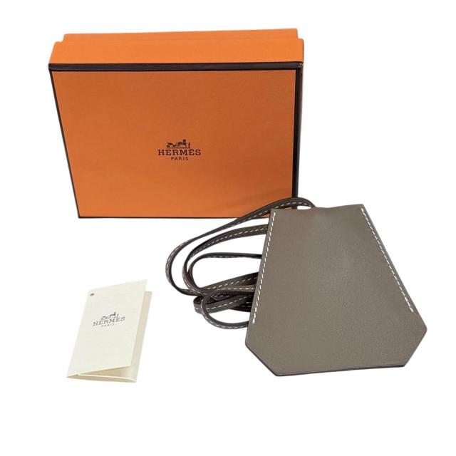 極美品★HERMES エルメス エトゥープ シルバー金具 レザー クロシェット チャーム レザー ネックレス C刻印 箱付 フランス製 レディース_1