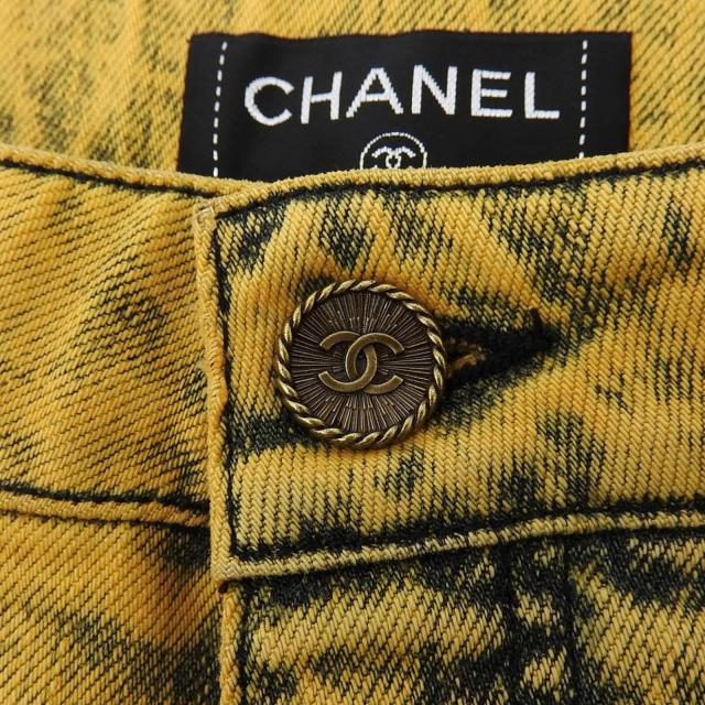 極美品▲CHANEL シャネル P49877 コットン ココマークボタン付き スキニー デニムパンツ イエロー系 34 イタリア製 レディース_5