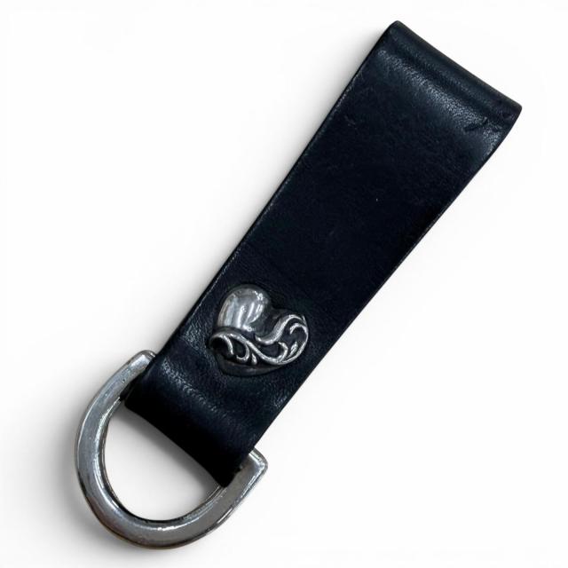 美品▼CHROME HEARTS クロムハーツ レザー 925 Dカン ハートボタン ベルトループ キーホルダー ブラック シルバー メンズ アクセサリー