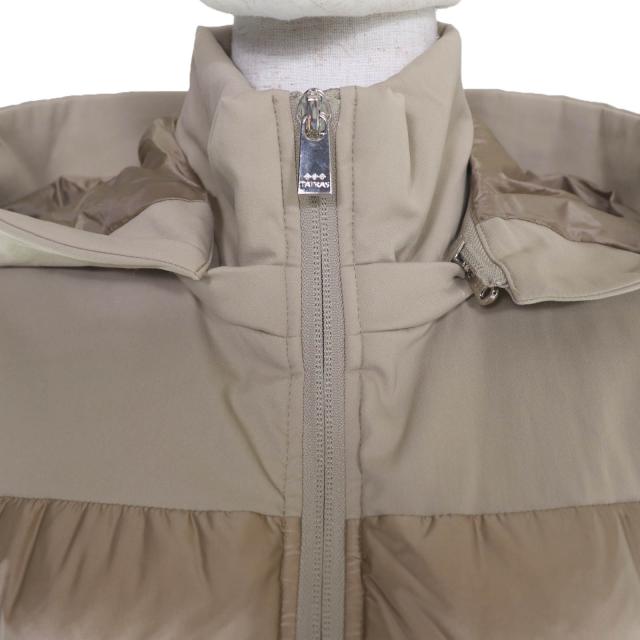 極美品☆TATRAS タトラス LTK19S4201 PANTELLERIA ベルト・フード付 ZIP UP ダウンベスト ベージュ 03 正規品 レディース_3