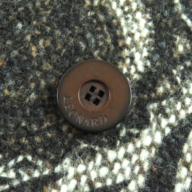 美品△LEONARD FASHION レオナール ファッション 0348300 ロゴボタン 総柄デザイン ウール ダブル ハーフコート ブラウン 38 正規品_4