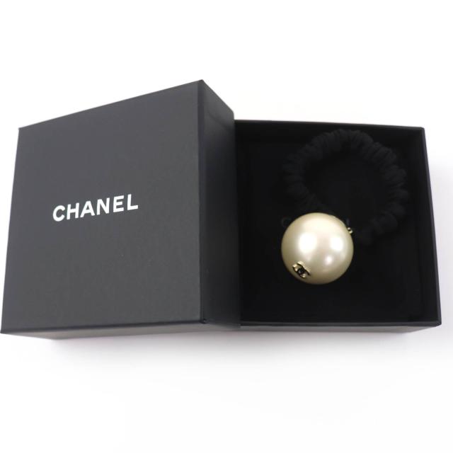 極美品☆CHANEL シャネル F20V ココマーク フェイクパール ヘアゴム ヘアアクセサリー パールホワイト ブラック フランス製 箱・保存袋付_1