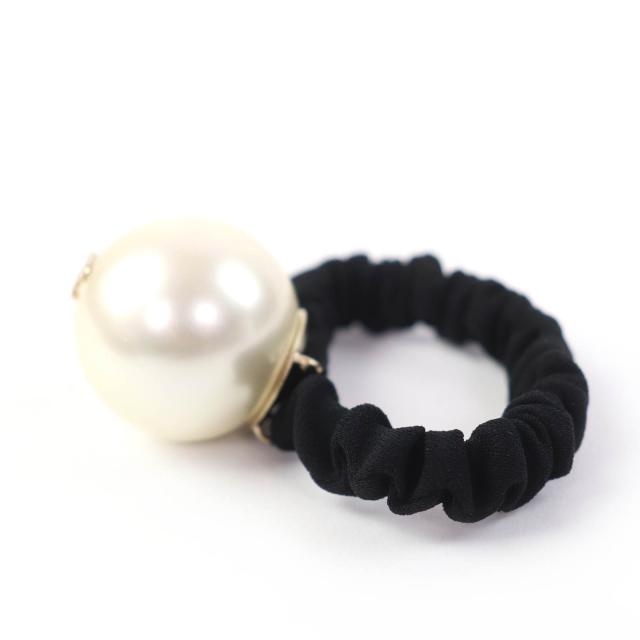 極美品☆CHANEL シャネル F20V ココマーク フェイクパール ヘアゴム ヘアアクセサリー パールホワイト ブラック フランス製 箱・保存袋付_2