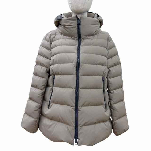 美品☆Herno ヘルノ 2023年製 PI079DL ラミナー GORE-TEX フード付 ZIP UP ダウンジャケット ダウンコート ベージュ系 46 正規品