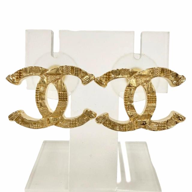 美品◇CHANEL シャネル B24V ABB375 ココマーク ツイード彫り ピアス アクセサリー 両耳用 ゴールド イタリア製 レディース 箱付き