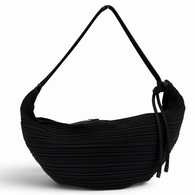 極美品☆PLEATS PLEASE プリーツプリーズ イッセイミヤケ PP39AG536 ドローストリング プリーツ ボディバッグ ブラック 日本製 正規品