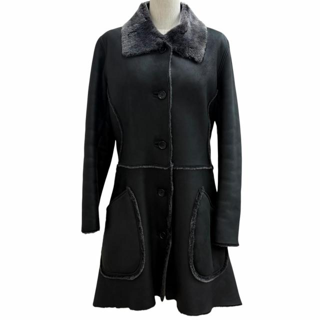 美品★ISSEY MIYAKE イッセイミヤケ IM43LA506 羊革 裾デザイン ロング丈 ムートンコート アウター ブラック 2 正規品 レディース