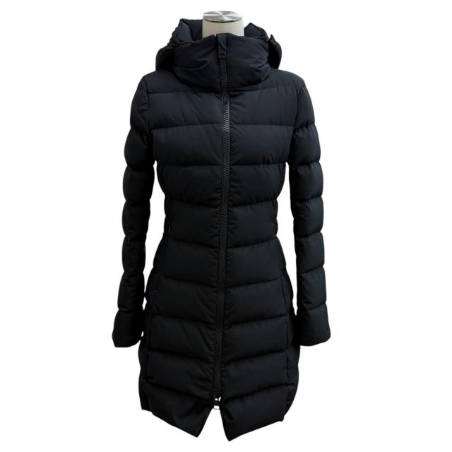 美品★Herno ヘルノ PI080DL Laminar GORETEX フード付 ロゴ入り ZIP UP ダウンコート ダウンジャケット ブラック 38 正規品 レディース