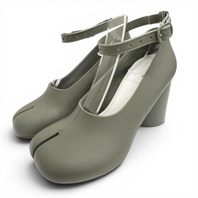 美品△Maison Margiela 22 メゾンマルジェラ22 S58WL0222 TABI ラバー アンクルストラップ レインシューズ パンプス カーキ 35 箱・袋付
