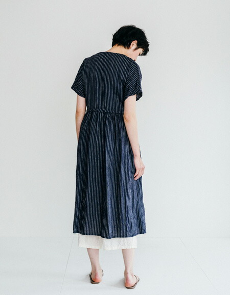 クラウディア ラップワンピース エリカ 即納 ラスト1点 Lwa217 Fog Linen Work フォグリネンワーク ネイビー ホワイト 濃紺 白 ストの通販はau Pay マーケット くらし舎