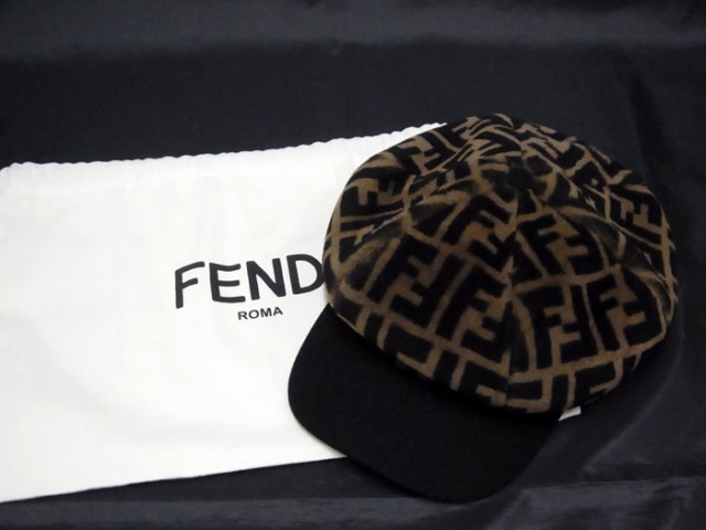 新品同様 S品】 FENDI フェンディ FXQ678 ズッカ柄 キャスケット
