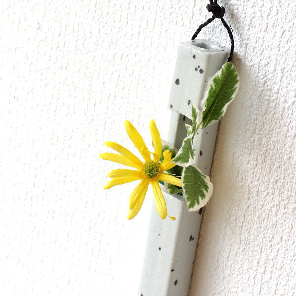 花瓶 おしゃれ 壁掛け 一輪挿し 花器 陶器 花入れ 信楽焼 フラワーベース 壁飾り 和陶器掛け花 七の通販はau Pay マーケット ギギliving