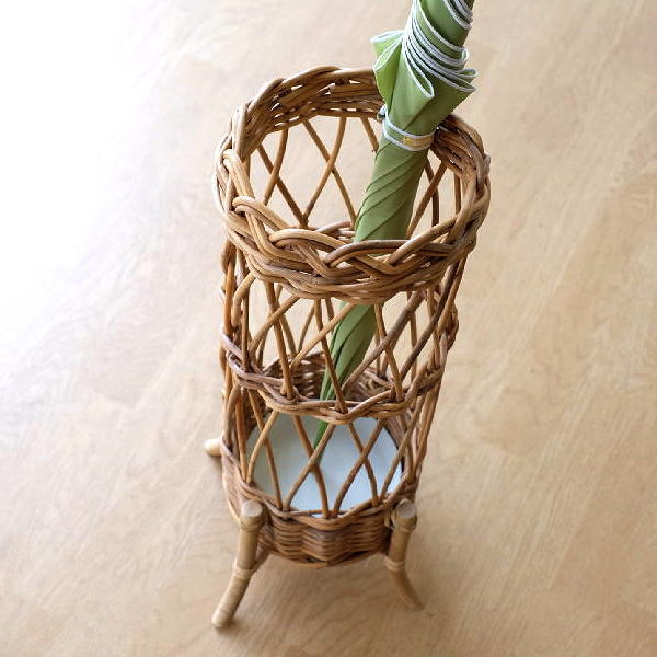 傘立て 傘たて かさ立て かさたて ラタン おしゃれ シンプル 天然素材 省スペース 玄関 水受け皿 アラログのスリムアンブレラスタンドの通販は