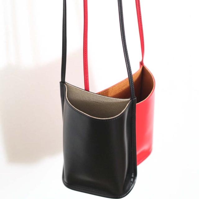 COURTNEY ORLA (コートニーオーラ) CURVE TOTE mini ブラック/パールグレー CRV23SPV014000BK/PLG ショルダーバッグ 黒  シンプル 無地 鞄 ビジネス 通勤 仕事 【FES10】