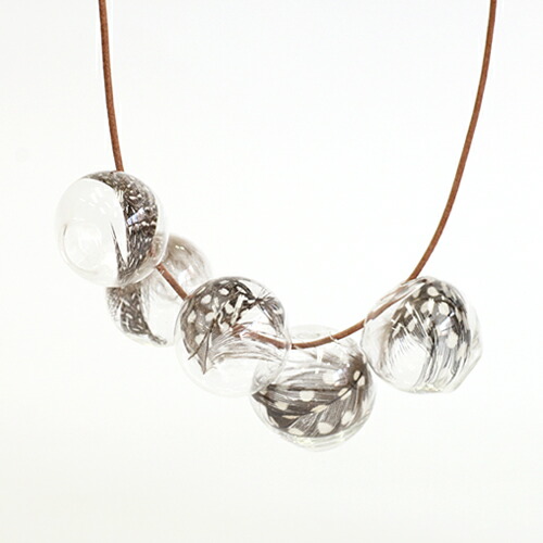 moca.arpeggio（モカ アルペジオ） / GFN-1 Feather フェザー グラスボール ネックレス - ブラウン レディース ギフト プレゼント 贈り物 アクセサリー ジュエリー 羽 モチーフ 大人 上品 綺麗 20代 30代 40代 50代の通販は