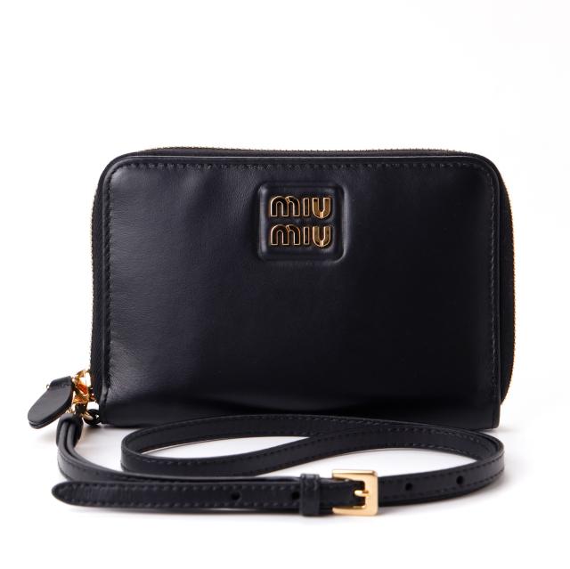 MIUMIU ミュウミュウ 財布 5ML055 パスポートホルダ ネック