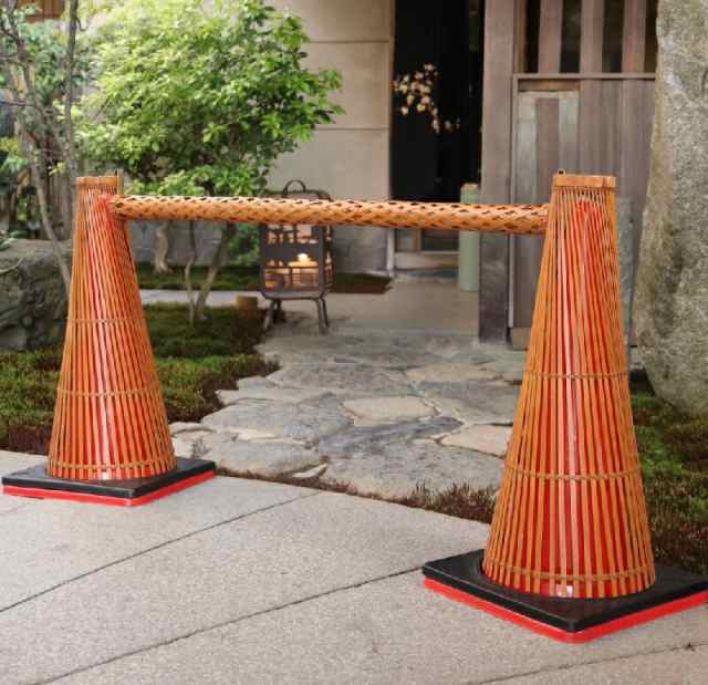 コーンバー 竹製コーンバー 長さ 1300mm カラーコーン 【送料無料】 和風 寺 神社 神社巡り 参拝 ガイドポスト 視線誘導標 侵入禁止  通りの通販はau PAY マーケット 三陽トレーディング au PAY マーケット店 au PAY マーケット－通販サイト